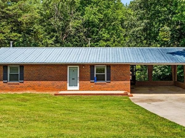 1013 Gladstone Road , Mocksville, NC 27028