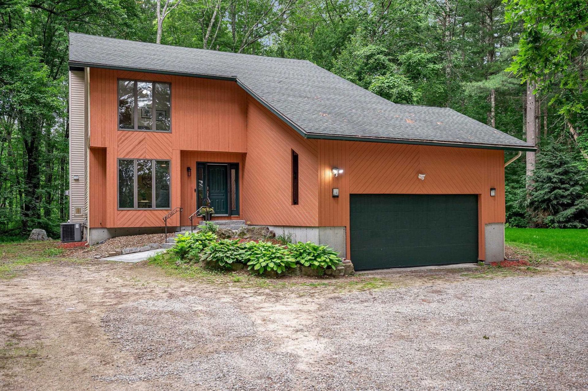 10 Shelly Drive, Pelham, NH 03076 Main Photo