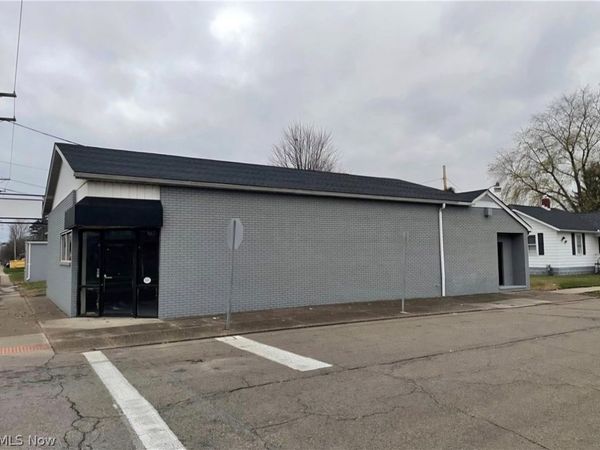1123 Pine Street , Zanesville, OH 43701