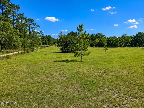 183 Deer Trail , Defuniak Springs, FL 32433