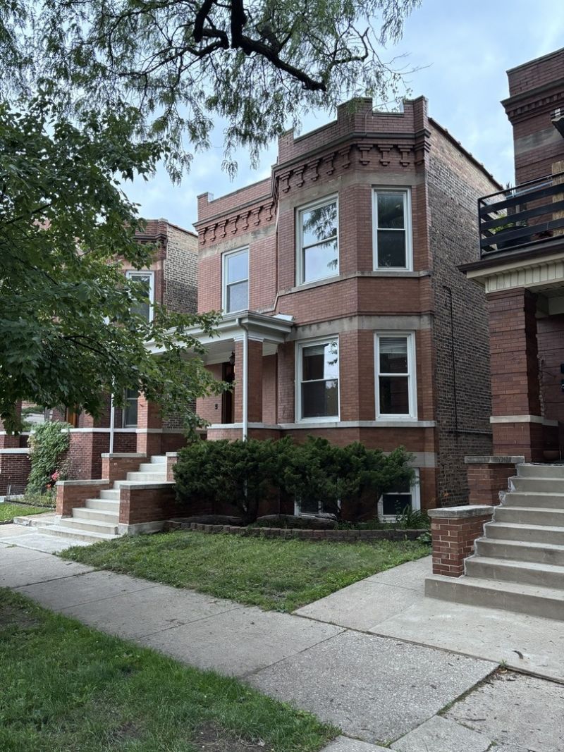 5028 W Pensacola Avenue, Chicago, IL 60641 Main Photo