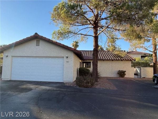 720 Sea Pines Lane , Las Vegas, NV 89107