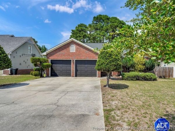 1040 Alexwood Drive , Hope Mills, NC 28348