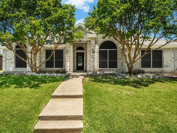 6610 Falcon Street, Rowlett, TX 75089