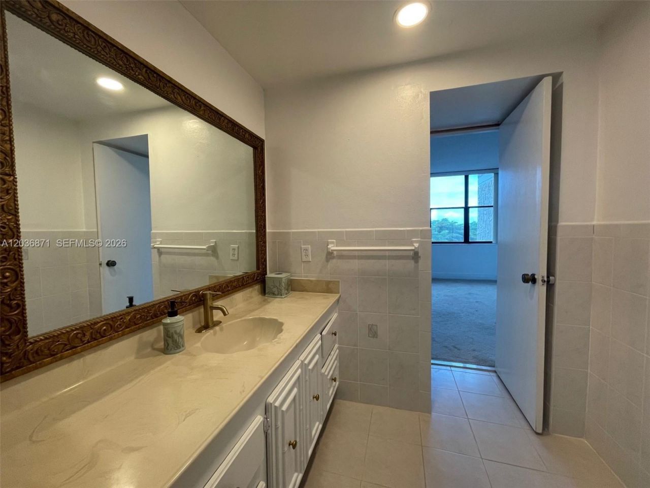 16300 Golf Club Rd , Unit 508, Weston, FL 33326 Photo