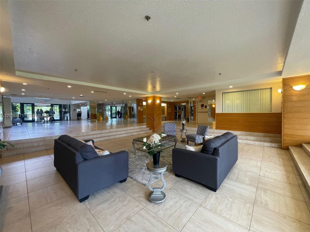 16300 Golf Club Rd , Unit 508, Weston, FL 33326 Photo