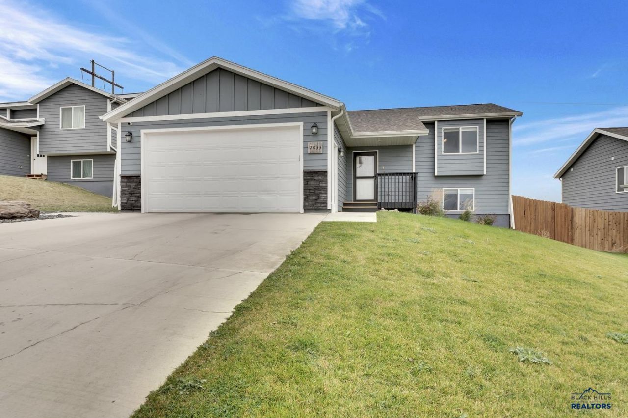 2033 E Philadelphia, Rapid City, SD 57703 Main Photo