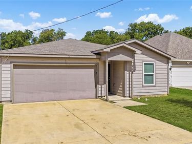 2128 RW Bivens Lane, Fort Worth, TX 76105