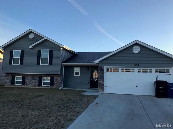 463 Honeysuckle Creek Drive , Wentzville, MO 63385