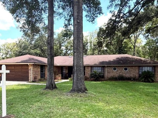 1990 LARCHMONT DRIVE , DELAND, FL 32724