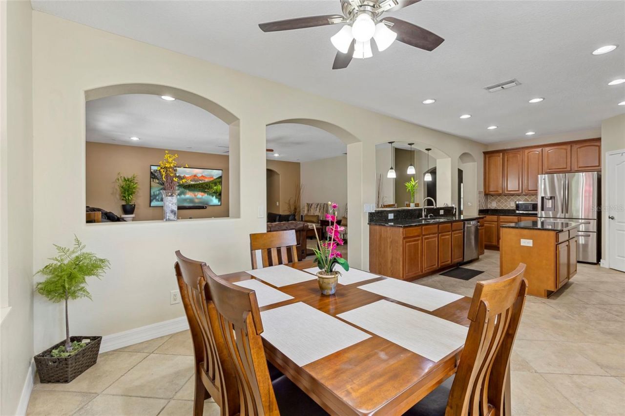 1945 Abbey Ridge Drive , Dover, FL 33527 Photo
