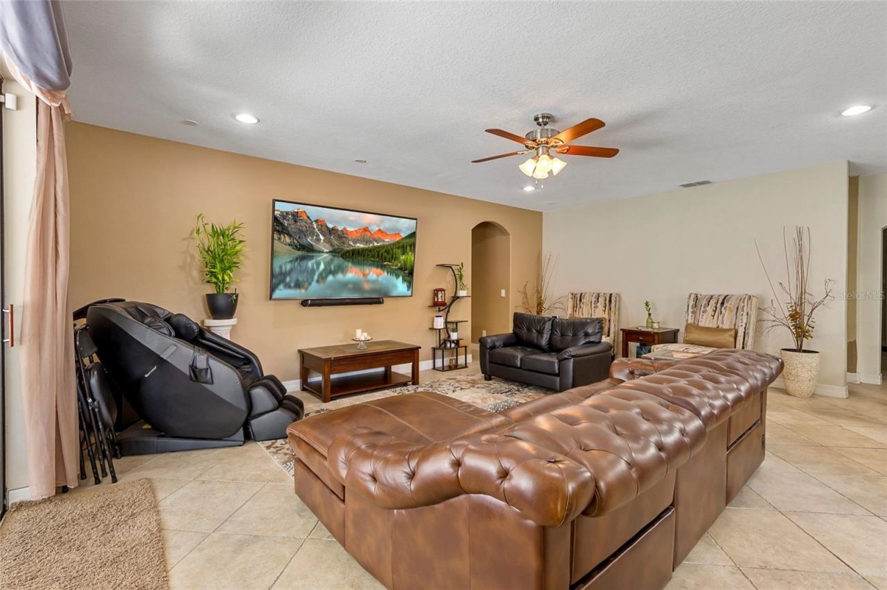 1945 Abbey Ridge Drive , Dover, FL 33527 Photo
