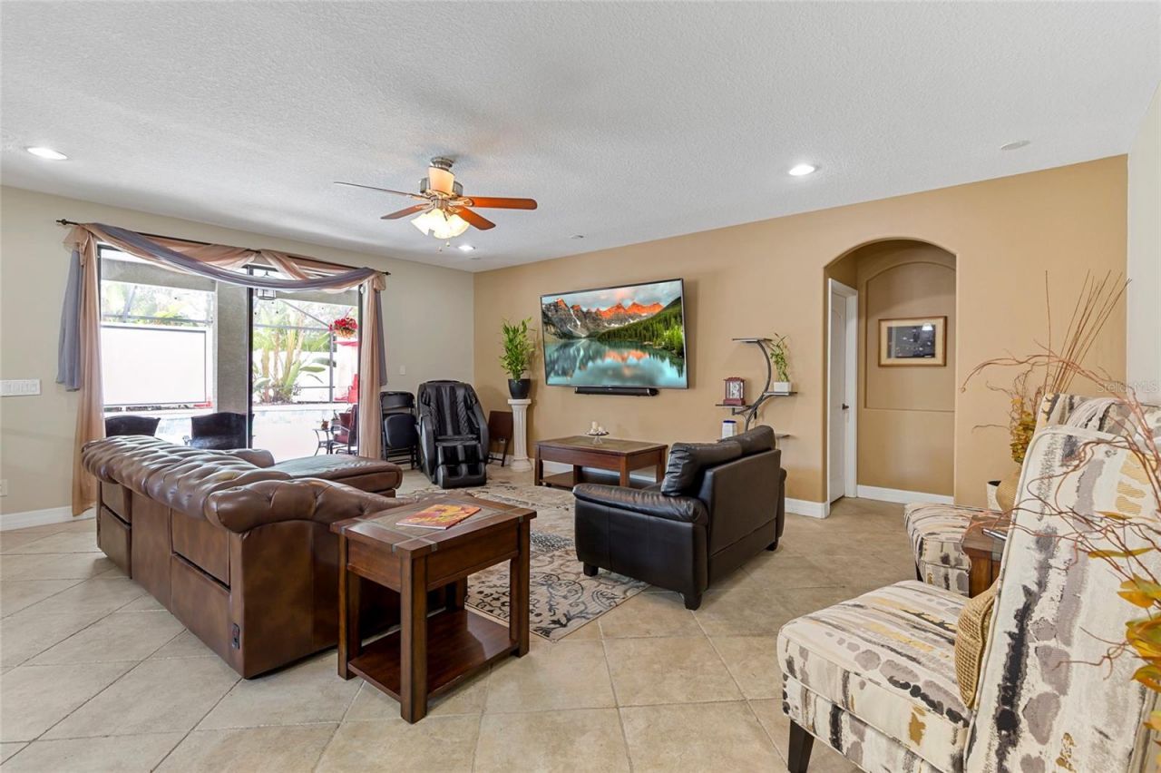 1945 Abbey Ridge Drive , Dover, FL 33527 Photo