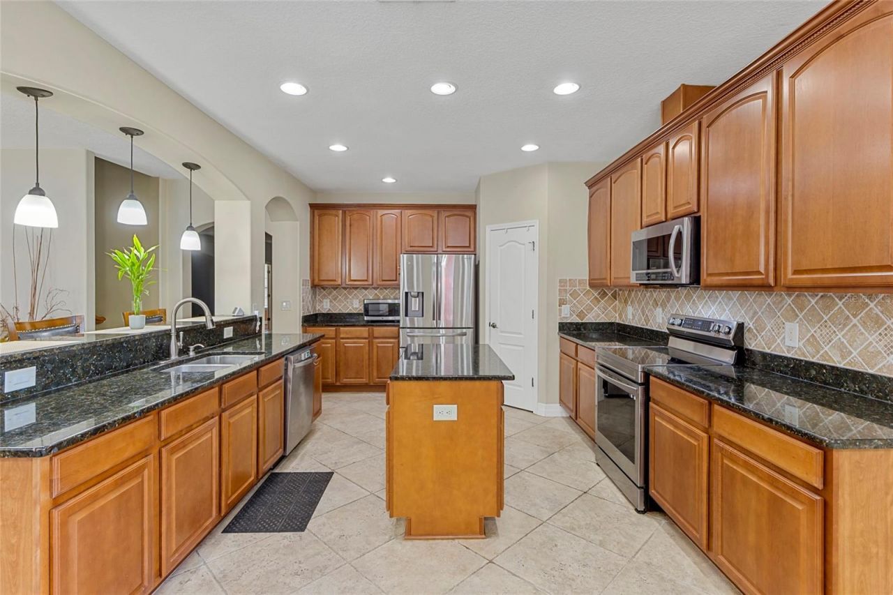 1945 Abbey Ridge Drive , Dover, FL 33527 Photo
