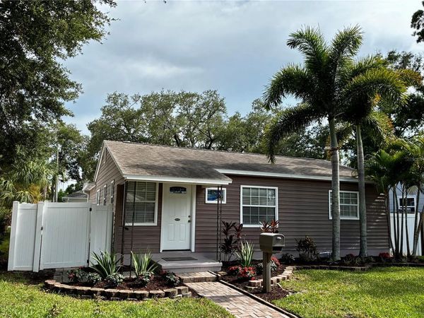 810 52ND AVENUE N, ST PETERSBURG, FL 33703