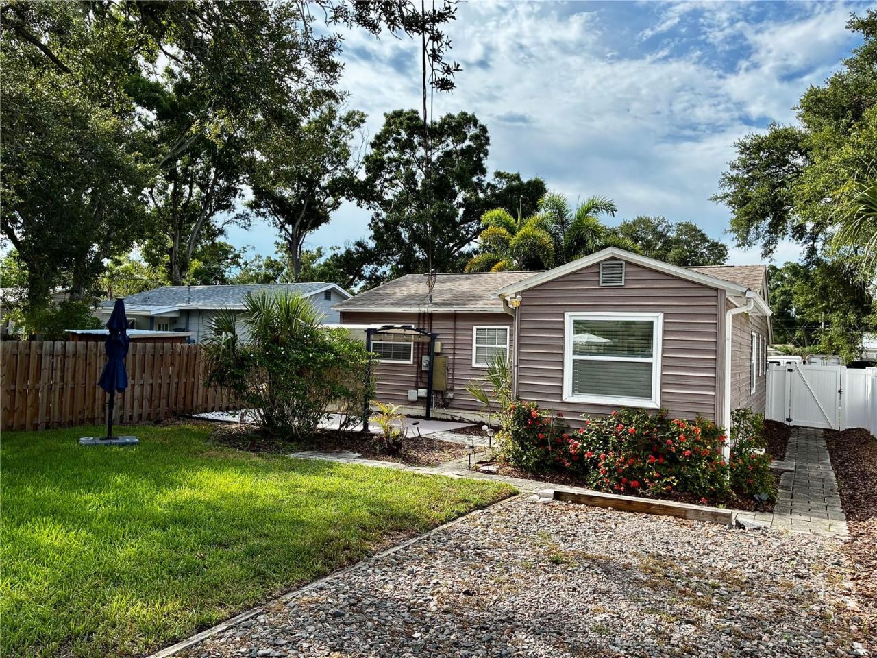 810 52nd Avenue N, Saint Petersburg, FL 33703 Photo