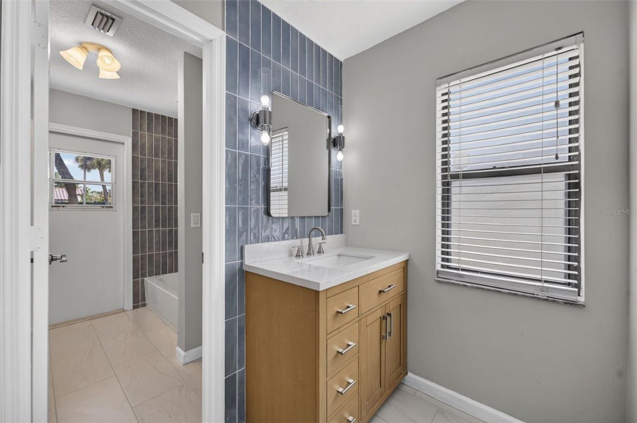 8052 S Cadiz Court , Orlando, FL 32836 Photo