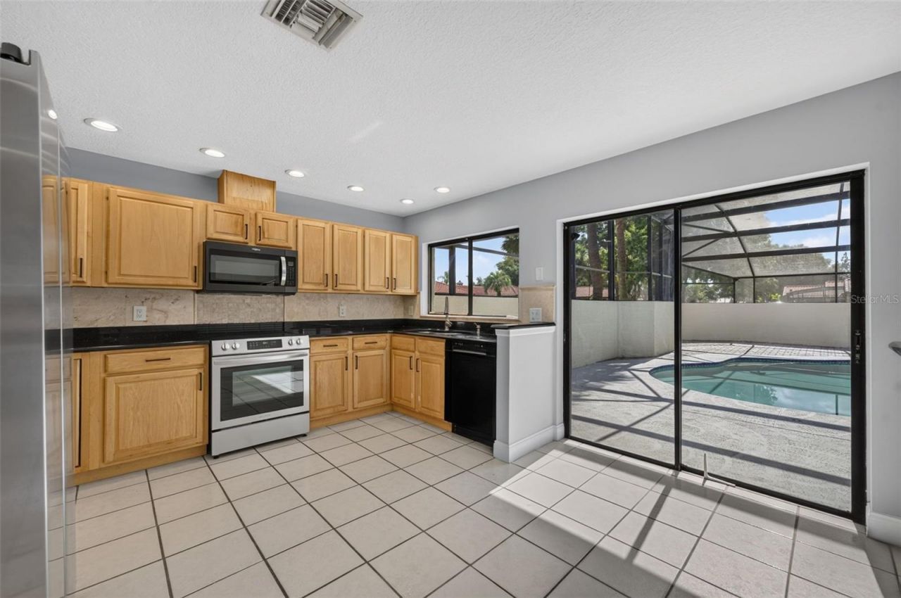 8052 S Cadiz Court , Orlando, FL 32836 Photo
