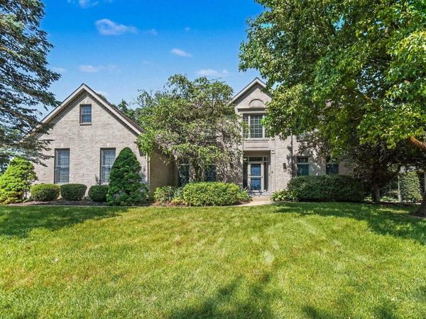 52611 Spring Valley Lane, Granger, IN 46530