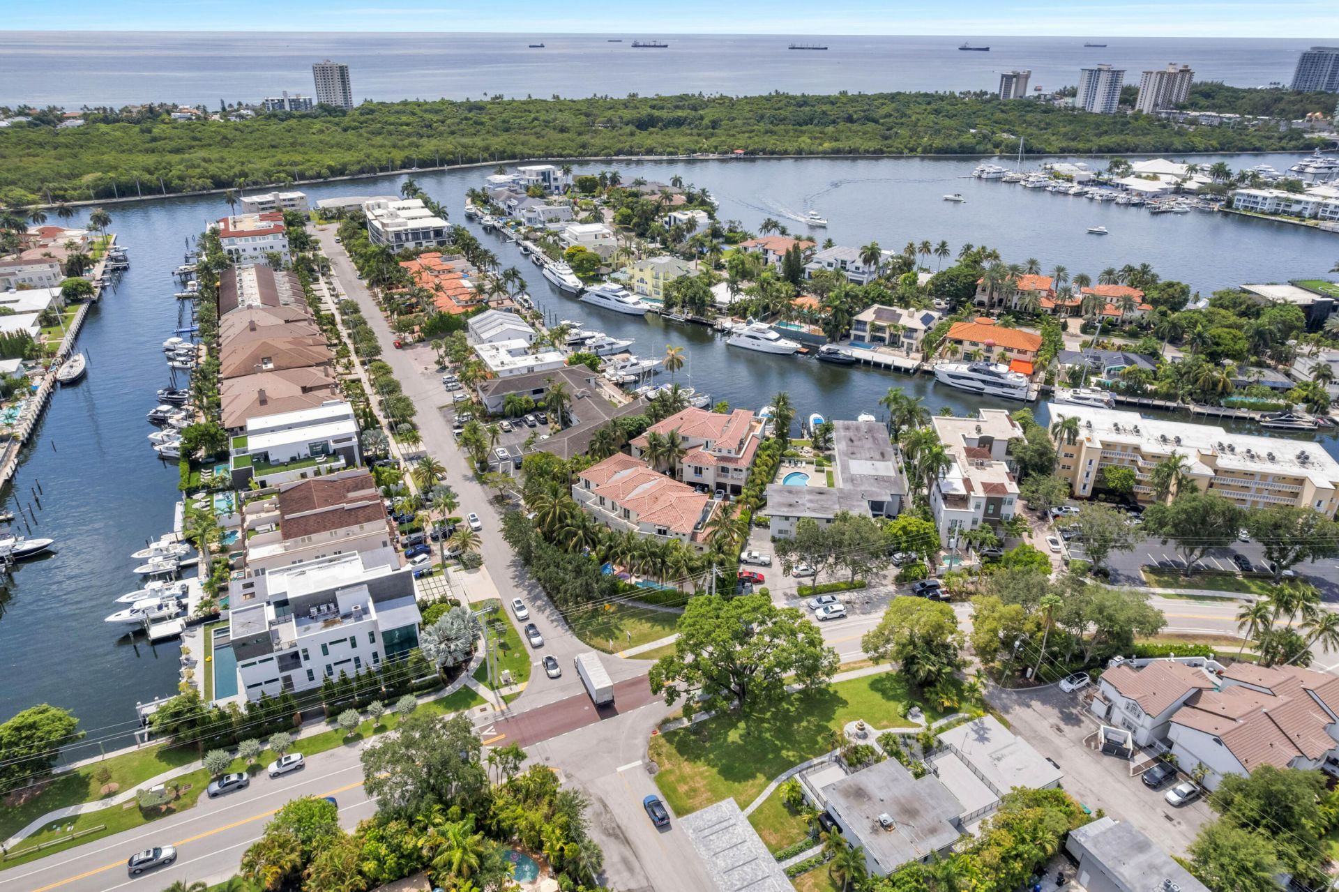 1362 Bayview Drive, Fort Lauderdale, FL 33304 Photo