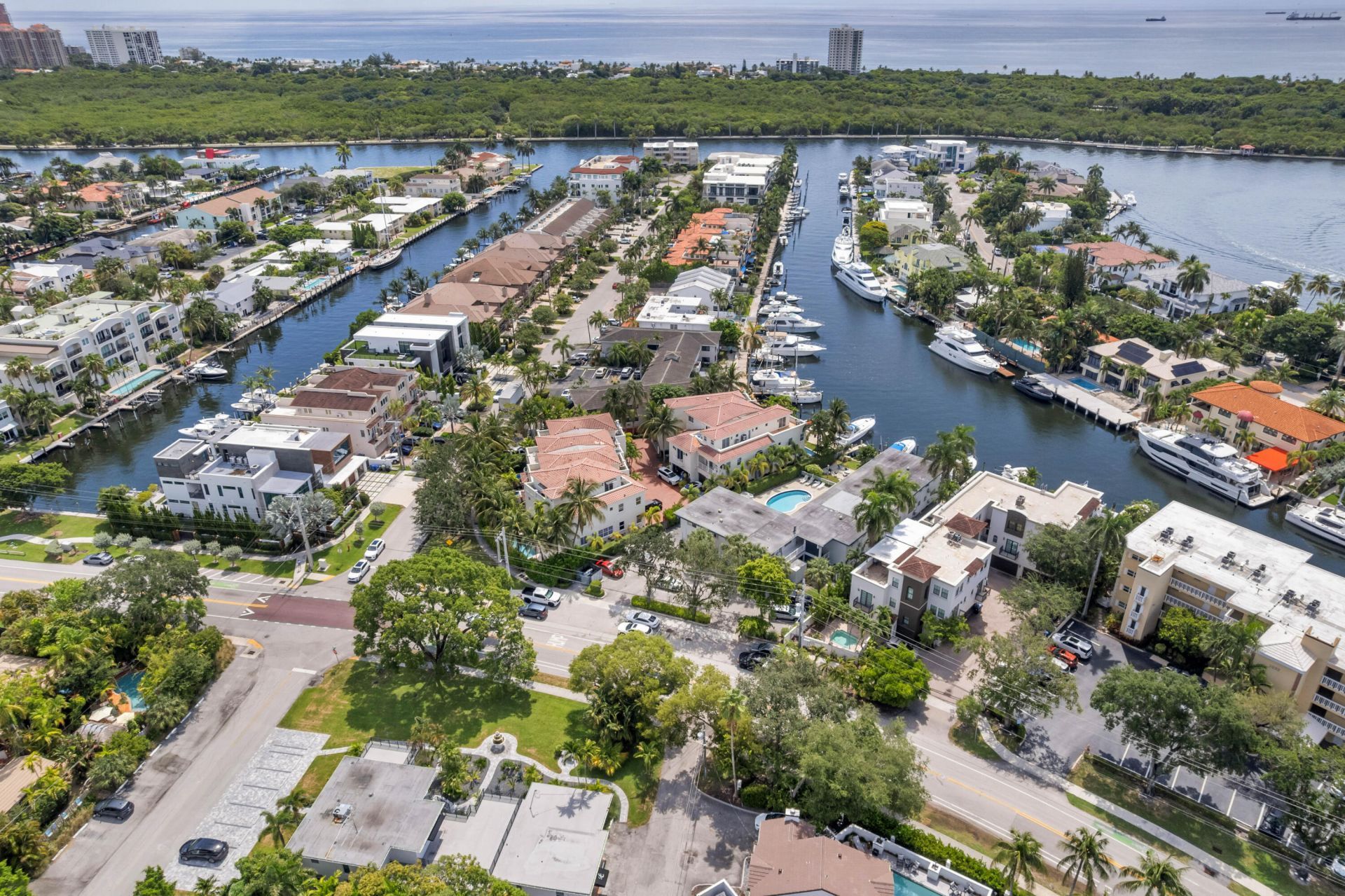 1362 Bayview Drive, Fort Lauderdale, FL 33304 Photo