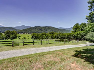 1361 Hurricane Creek Road, Big Island, VA 24526