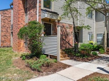 20791 Indian Creek Drive, Farmington Hills, MI 48335