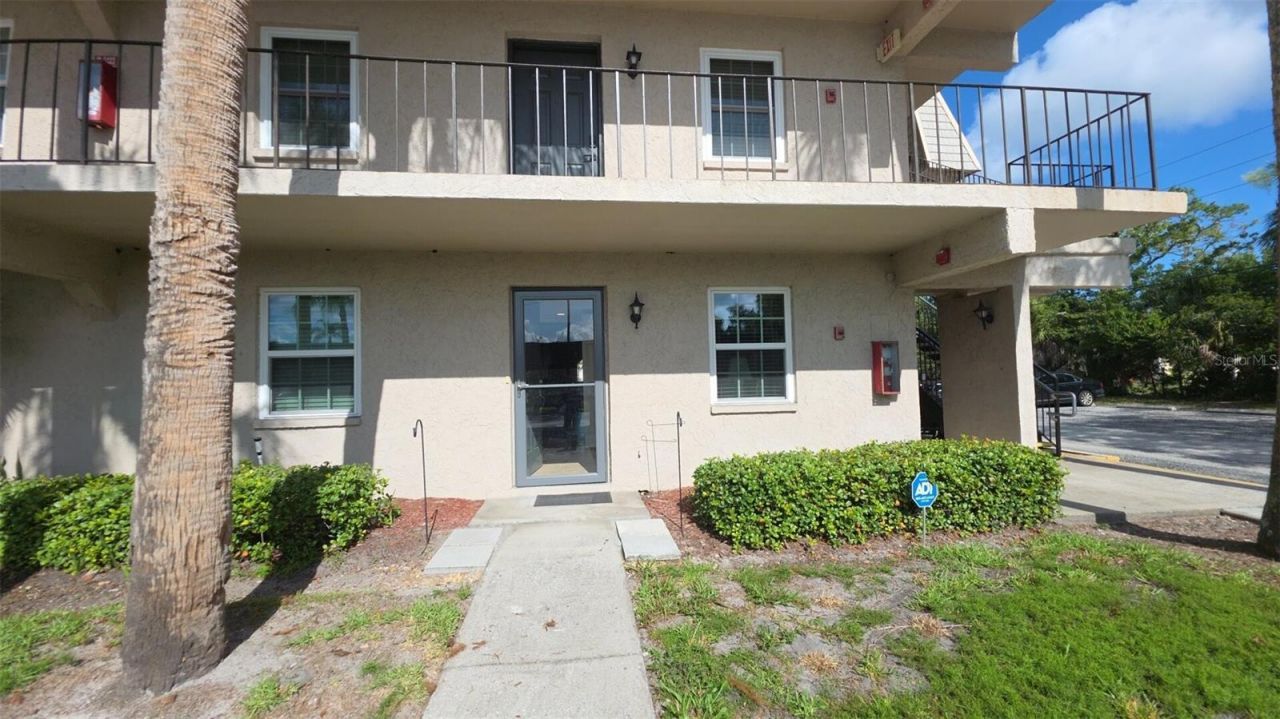 8693 Bardmoor Boulevard, Unit 108B, Seminole, FL 33777 Main Photo