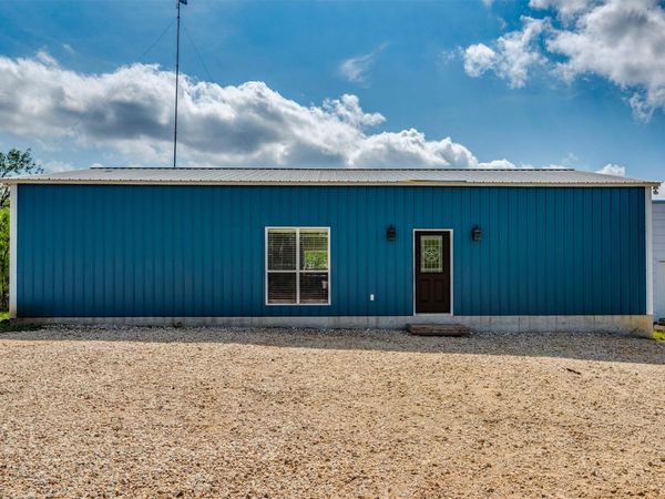 4001 Barth RD , Lockhart, TX 78644