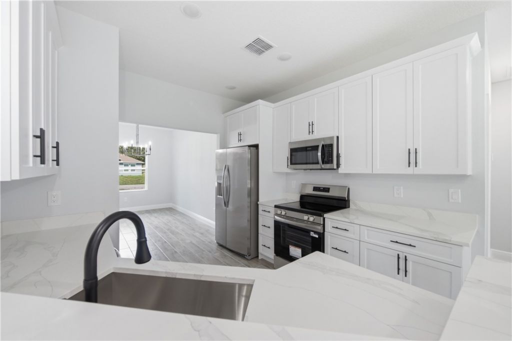 8780 92nd Avenue, Vero Beach, FL 32967 Photo