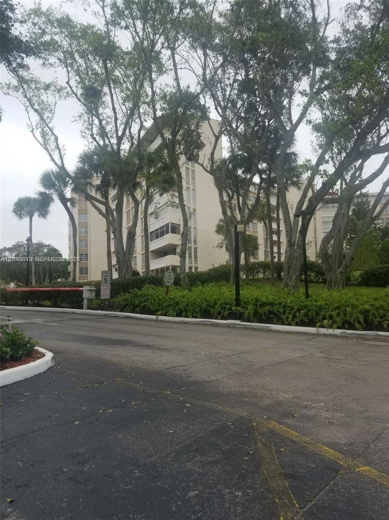 6921 Environ Blvd , Unit 4P, Lauderhill, FL 33319 Photo