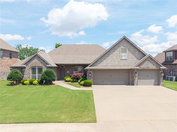 6105 W Bainbridge Drive , Rogers, AR 72758