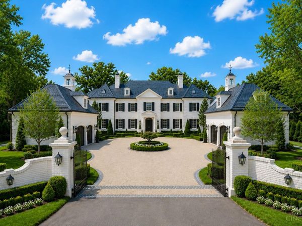 8440 Beacon Hill Road, Indian Hill, OH 45243