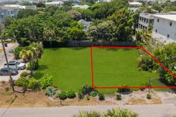13 5th Avenue photo 4