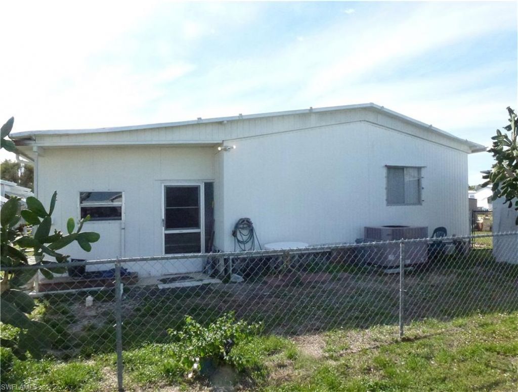 2820 Breezewood Dr , North Fort Myers, FL 33917 Photo
