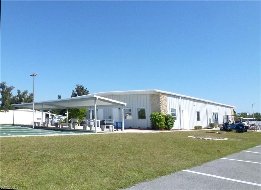 2820 Breezewood Dr , North Fort Myers, FL 33917 Photo