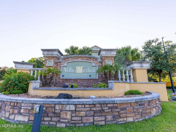 8539 GATE Parkway, Unit 122, Jacksonville, FL 32216
