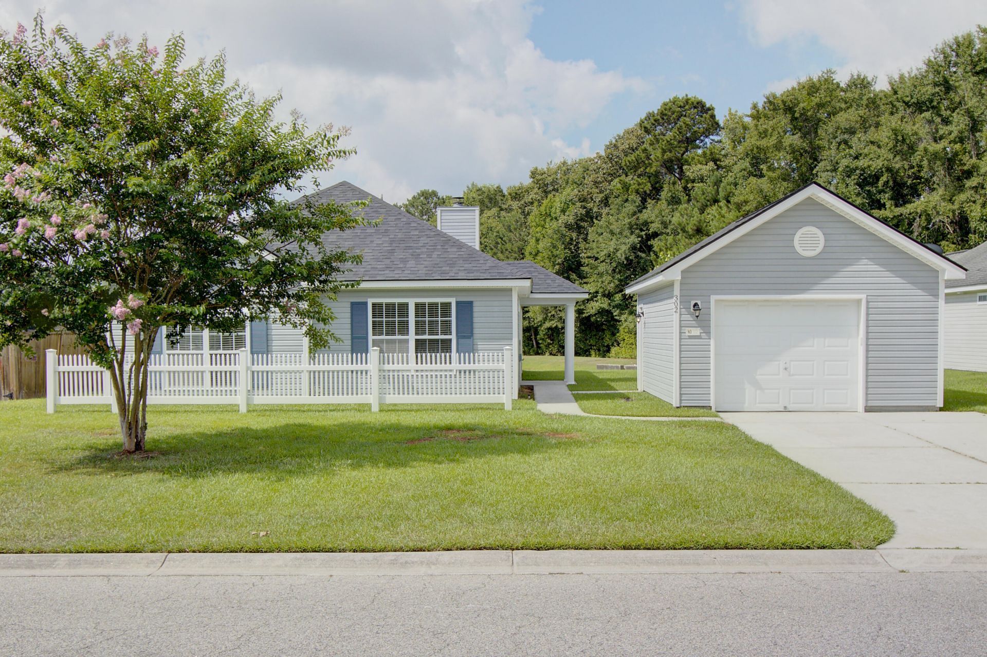 302 Coosawatchie Street Photo 1