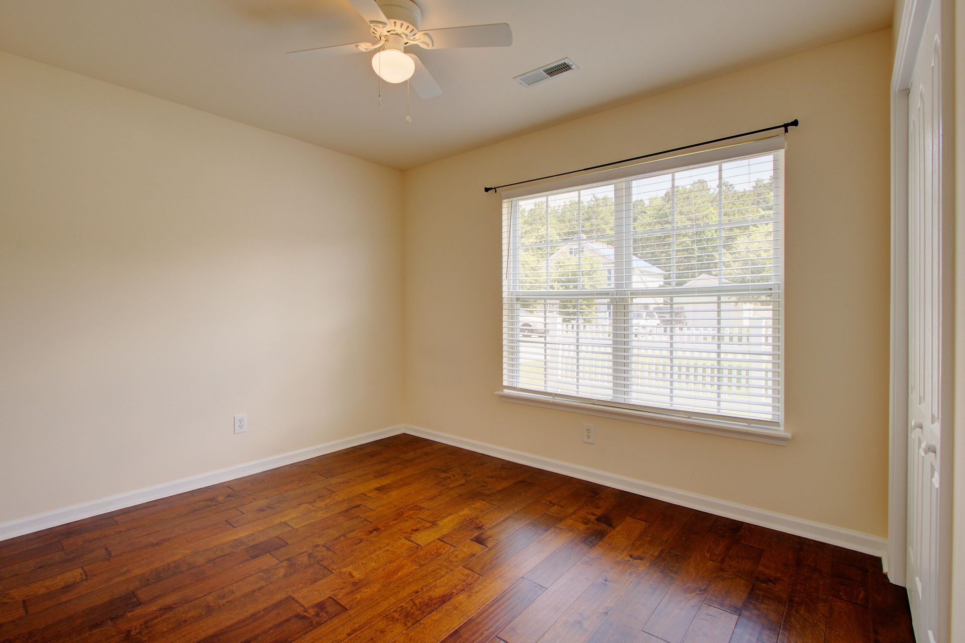 302 Coosawatchie Street Photo 11