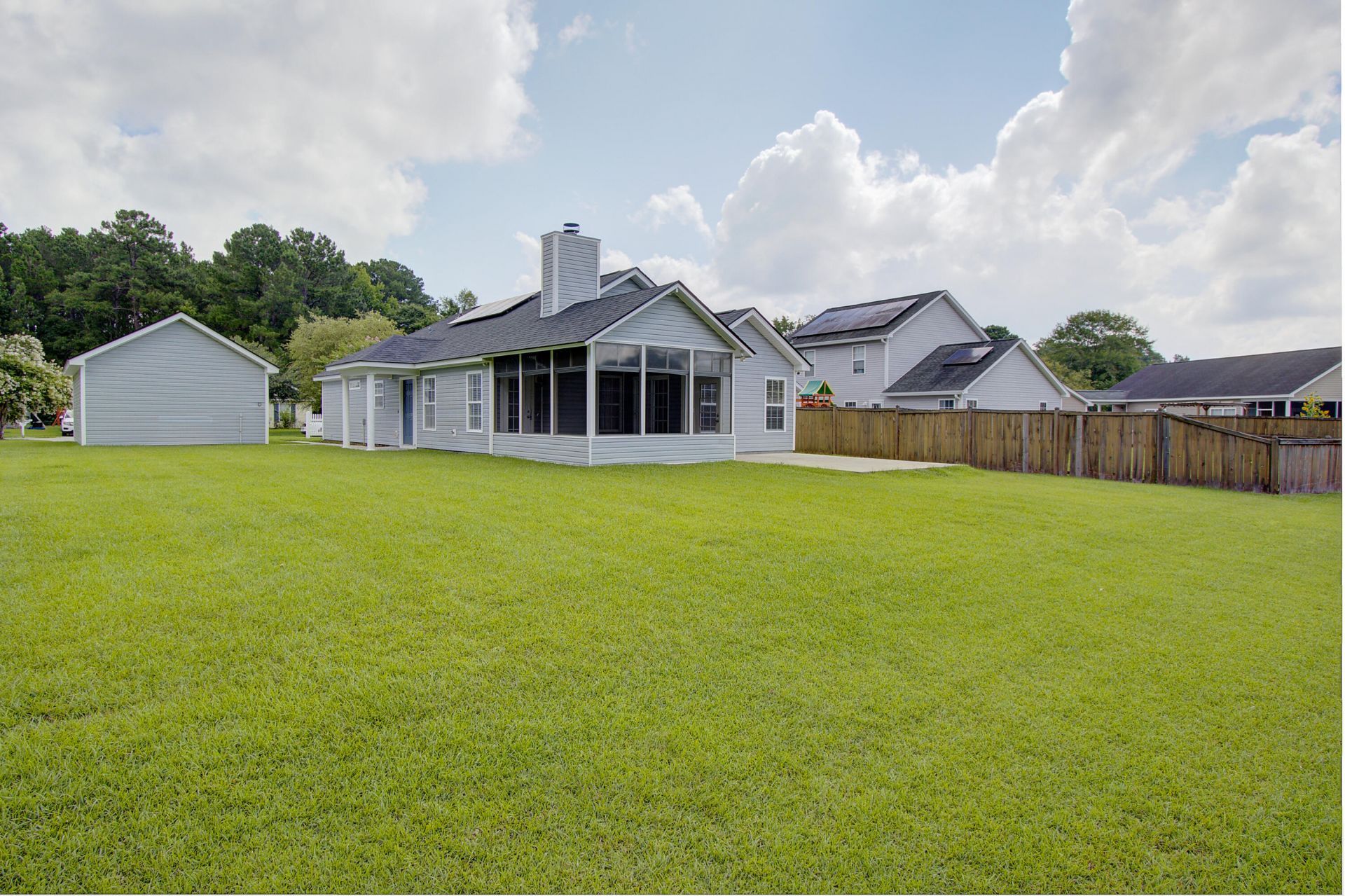 302 Coosawatchie Street Photo 17
