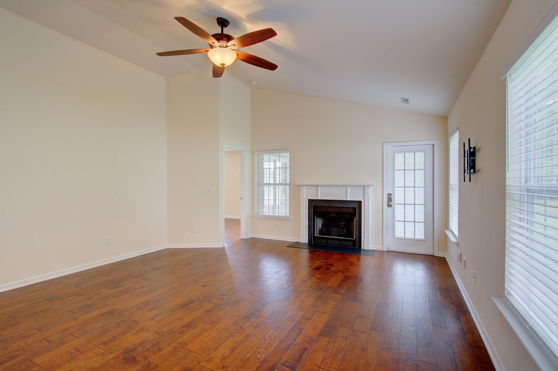 302 Coosawatchie Street Photo 5