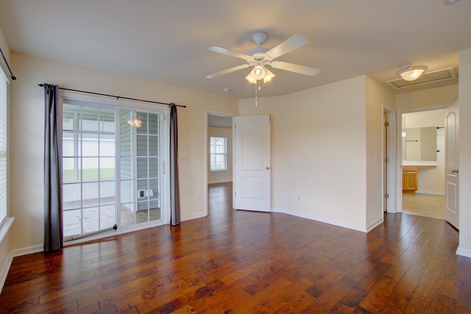 302 Coosawatchie Street Photo 8