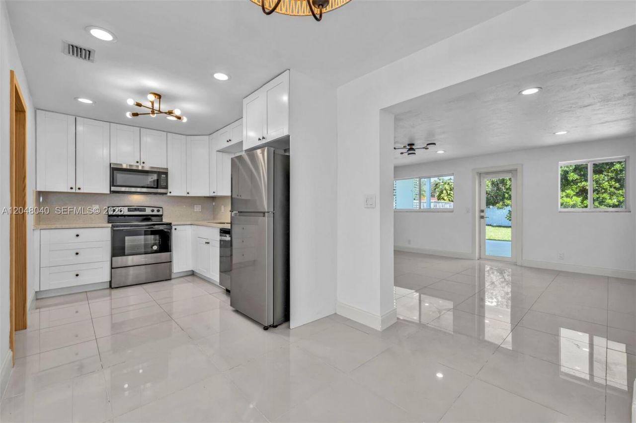 104 SW 7th St , Hallandale Beach, FL 33009 Photo