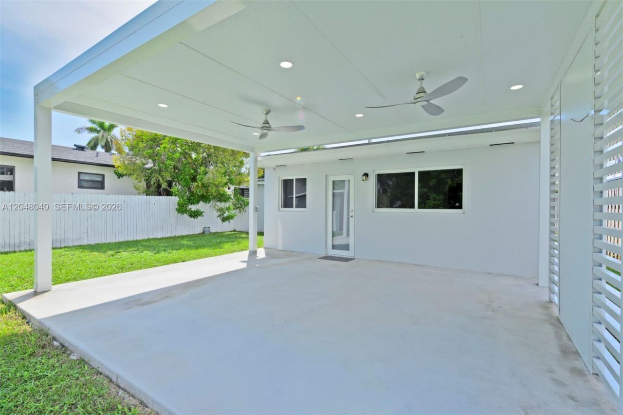 104 SW 7th St , Hallandale Beach, FL 33009 Photo