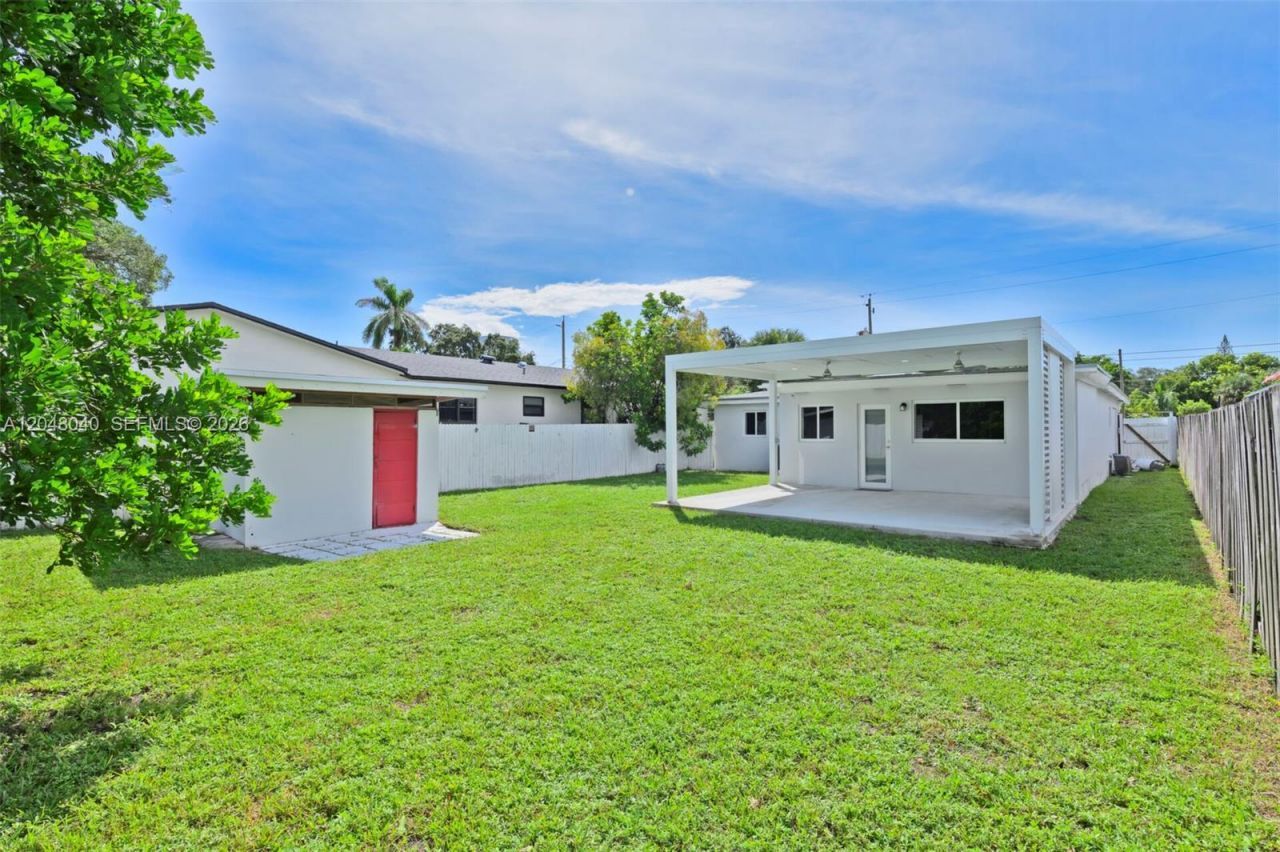 104 SW 7th St , Hallandale Beach, FL 33009 Photo