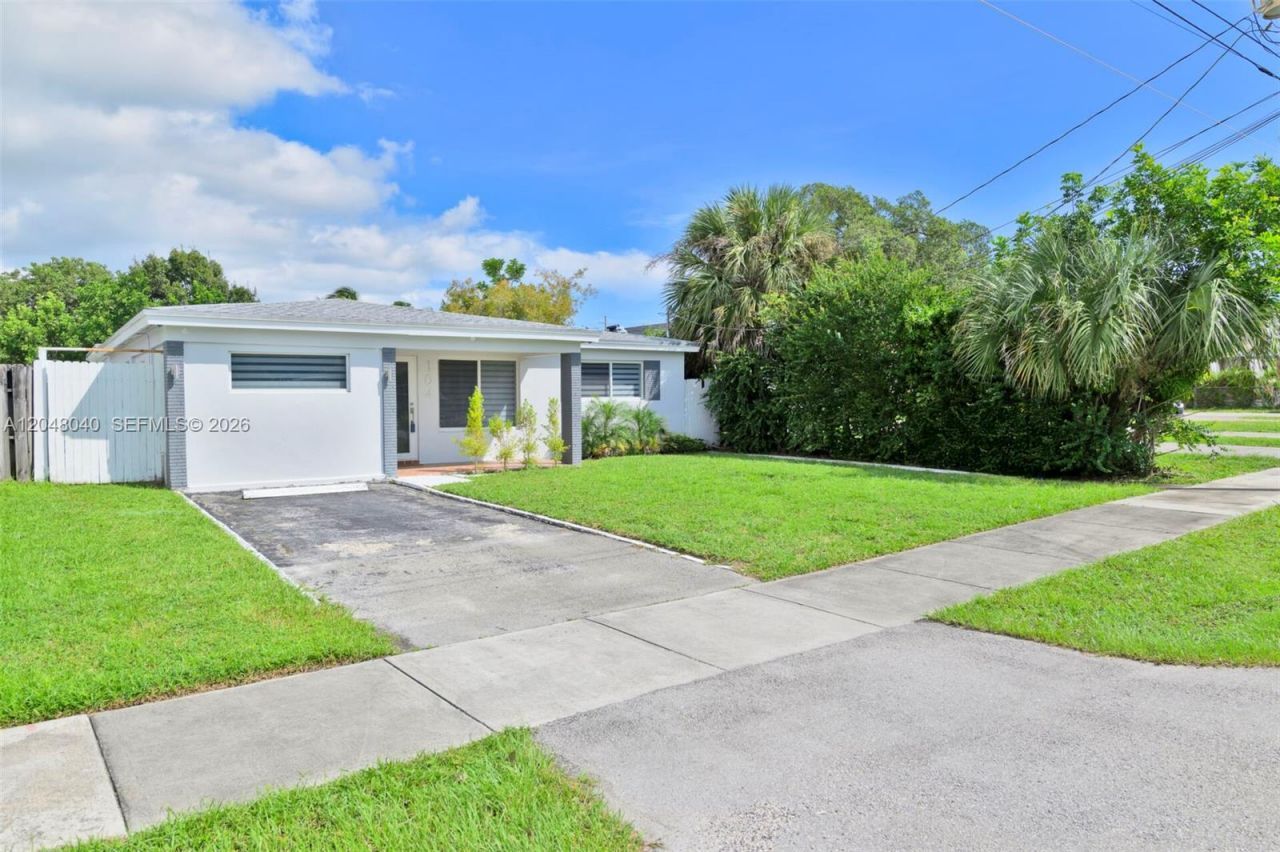 104 SW 7th St , Hallandale Beach, FL 33009 Photo