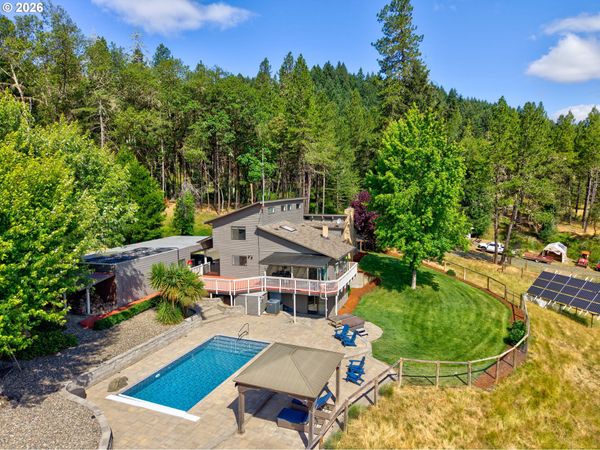 311 CLOVER LEAF ST, Roseburg, OR 97471