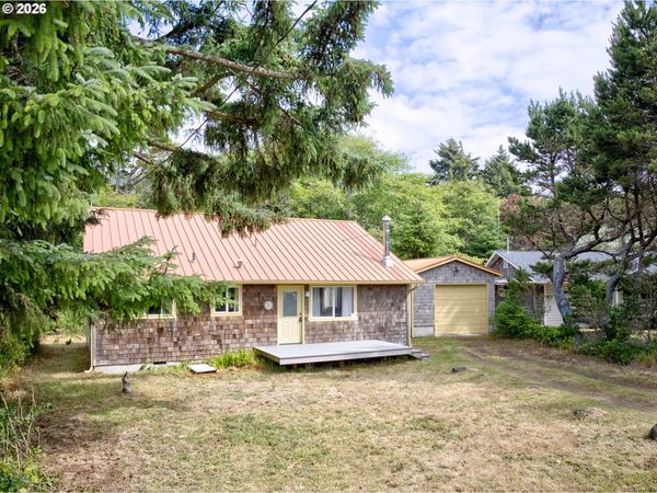 8845 CENTRAL CT, Rockaway Beach, OR 97136
