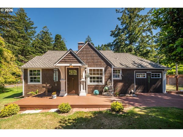28 Hamlet ST, Port Orford, OR 97465