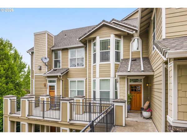 3595 SUMMERLINN DR, West Linn, OR 97068